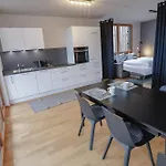 Penthousewohnung Mit Bergblick - Klimatisiert Appartement